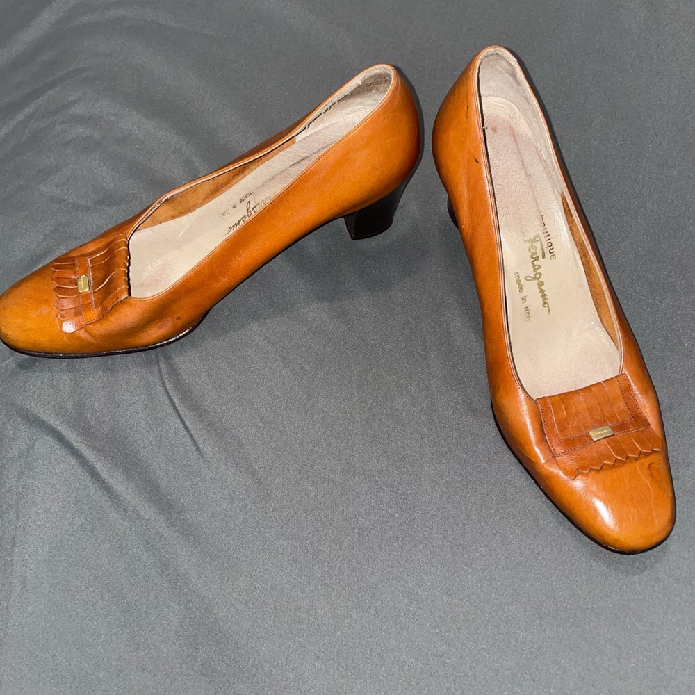 Salvatore Ferragamo Vintage Loafer Pumps Kitten Heel 100% Leather Tan, size 9.5 - Picture 4 of 8